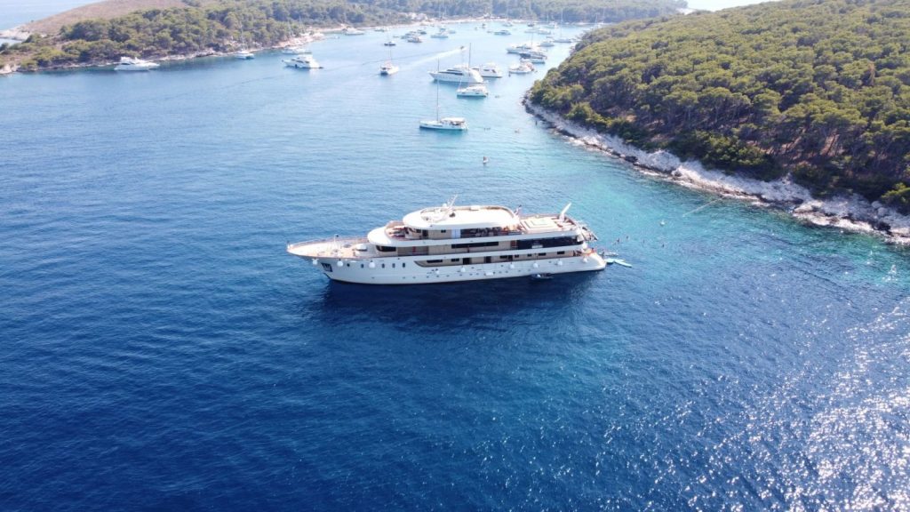 Lastavica – Luxury cruise