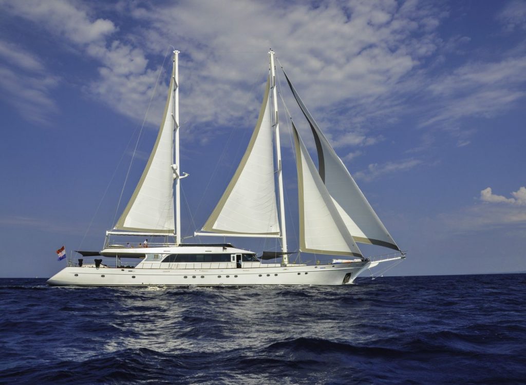 Lady Gita – Luxury Sailing Yacht