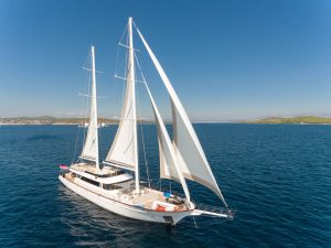 Lady Gita – Luxury Sailing Yacht