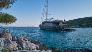 Rara Avis – Luxury Sailing Yacht