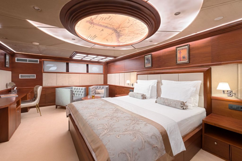 Lady Gita – Luxury Sailing Yacht