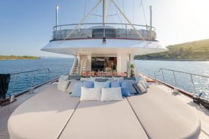 Lady Gita – Luxury Sailing Yacht