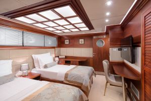 Lady Gita – Luxury Sailing Yacht